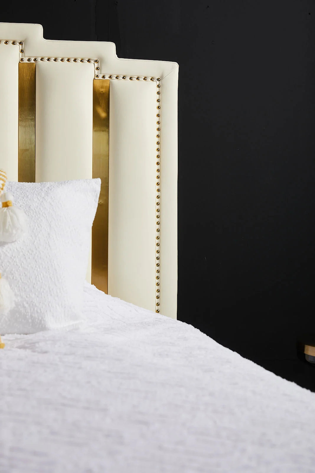 Flora Bed Head Corner Detail in White Leather