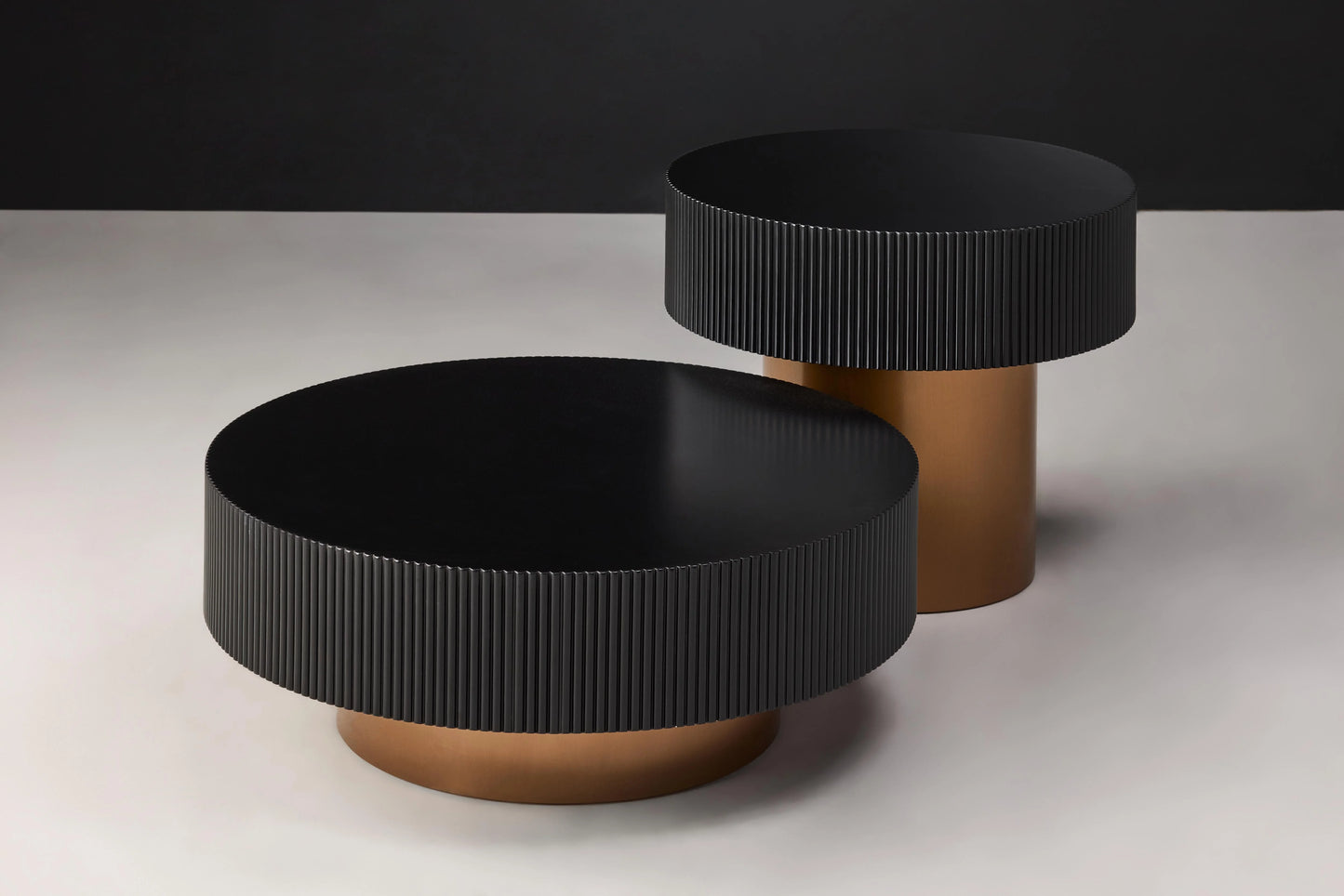 Hawck black two circles coffee table close-up with wooden base