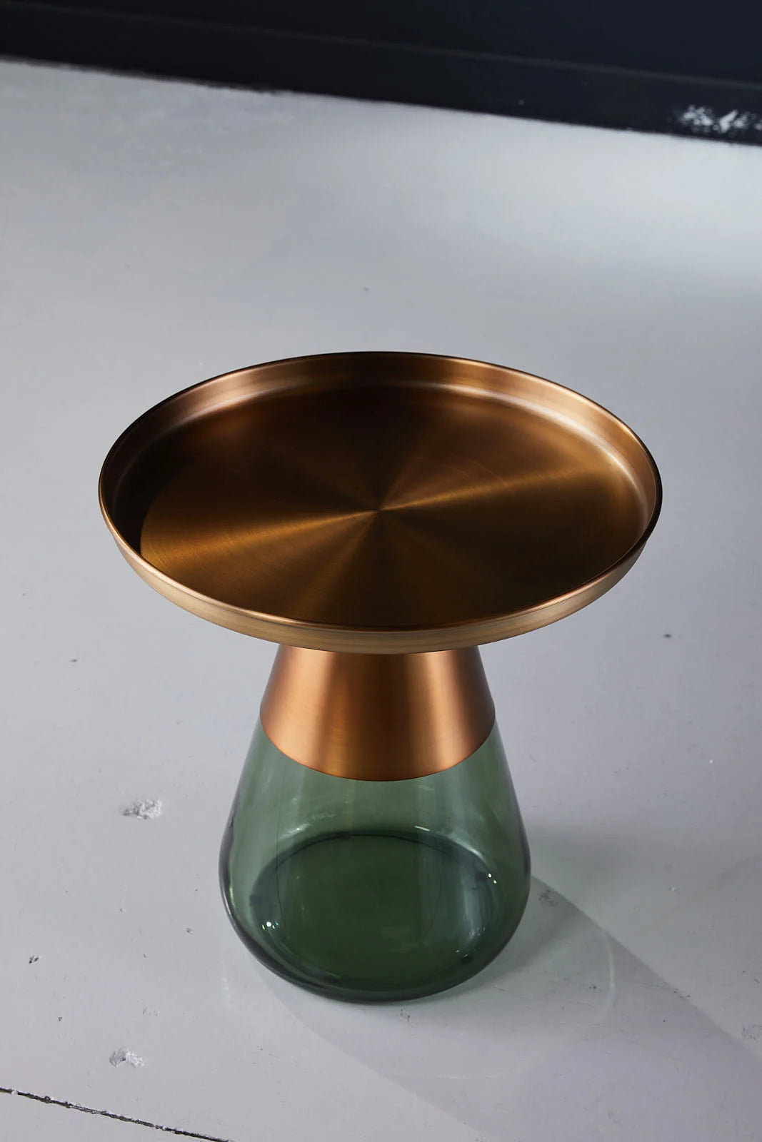 Iron Tray Side Table - Modern Design