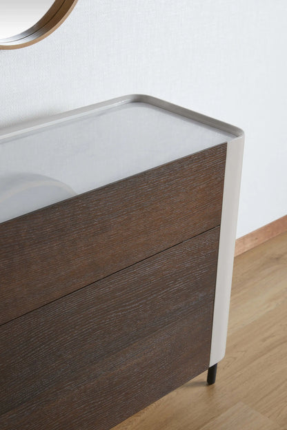 Closeup on Maple Dining Side Table Sufrace