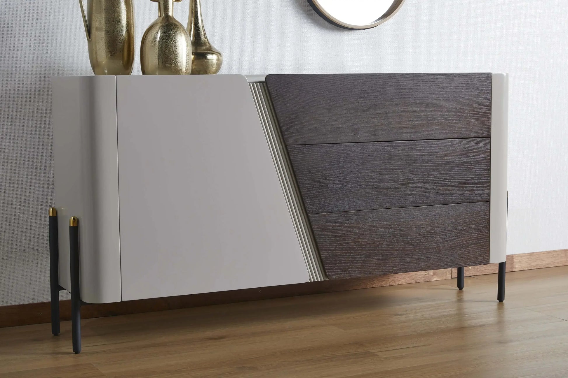 Elegant Maple Dining Side Table Display